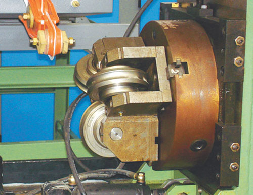 FOTO-3 Testa di saldatura a 3 rulli.